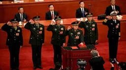 八一建军节 看将领们一个跟着一个落马